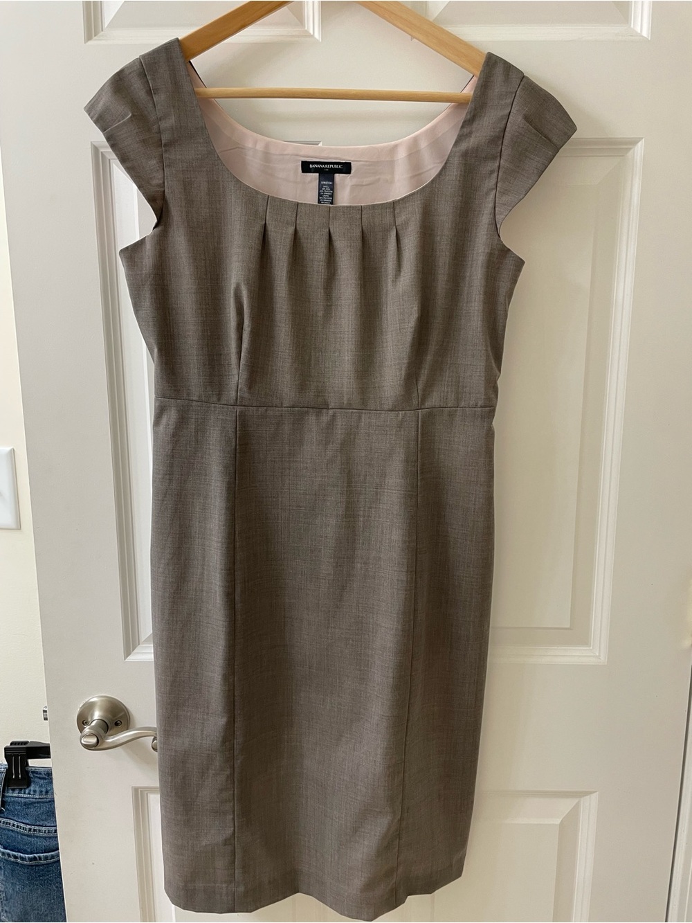 Graceful Cap-Sleeve Sheath Dress in Taupe
